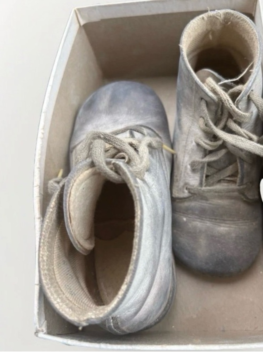Books Shoes Vintage Gray Lace-Up Children's Shoes US Size 6 MPN 065
